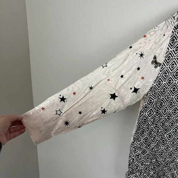 Vilagallo Top Cream Leopard Butterfly Print Shirt Celestial Womens Size 46 Boho - Picture 2 of 7